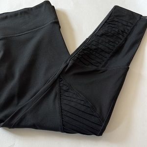 PINK VS Moto Mesh Crop Leggings 🔥